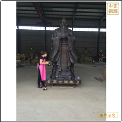 學(xué)?？鬃咏虒W(xué)雕塑